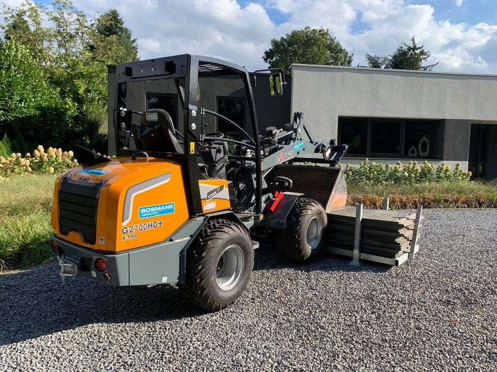 Giant G2700 X-TRA HD+ minishovel / kniklader 2026 150 uur, Tobroco, Info@tobroco.nl, Sprendlingenstraat 57
5061 KM  Oisterwijk