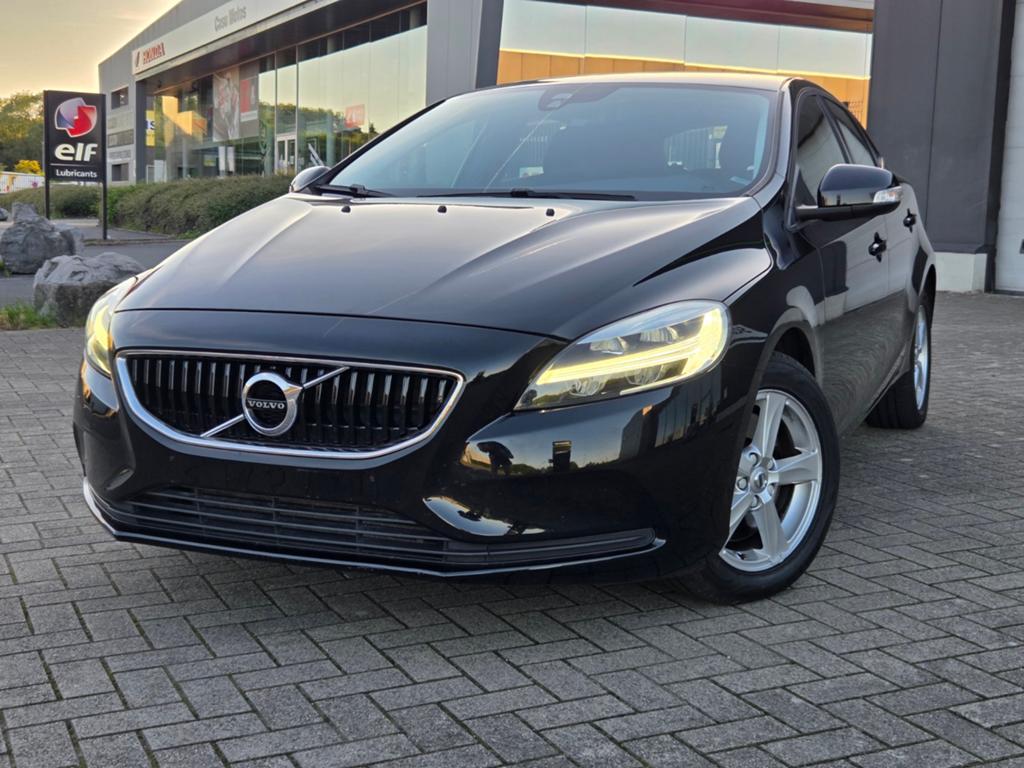 VOLVO V40 2.0d D2 ** AUTOBOX ** EURO 6B 2017, Auto's, Volvo, Automaat, Stof, 4 cilinders, 1969 cc