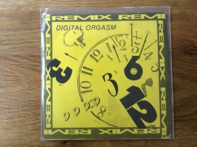single digital orgasm, Overige genres, 7 inch, Ophalen of Verzenden, Beschermende buitenhoes