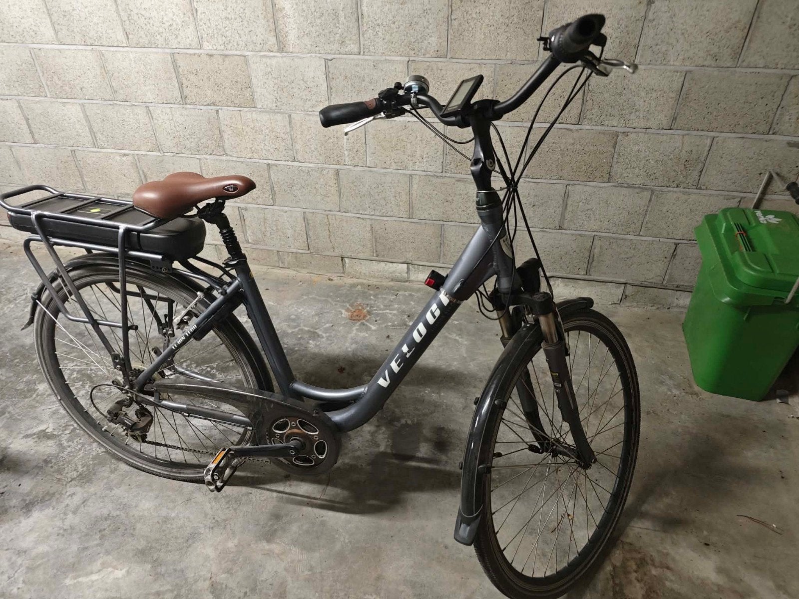 Elektrische fiets Veloci, prima staat, kleur grijs, Fietsen en Brommers, Ophalen, Zo goed als nieuw, 30 tot 50 km per accu, Overige merken