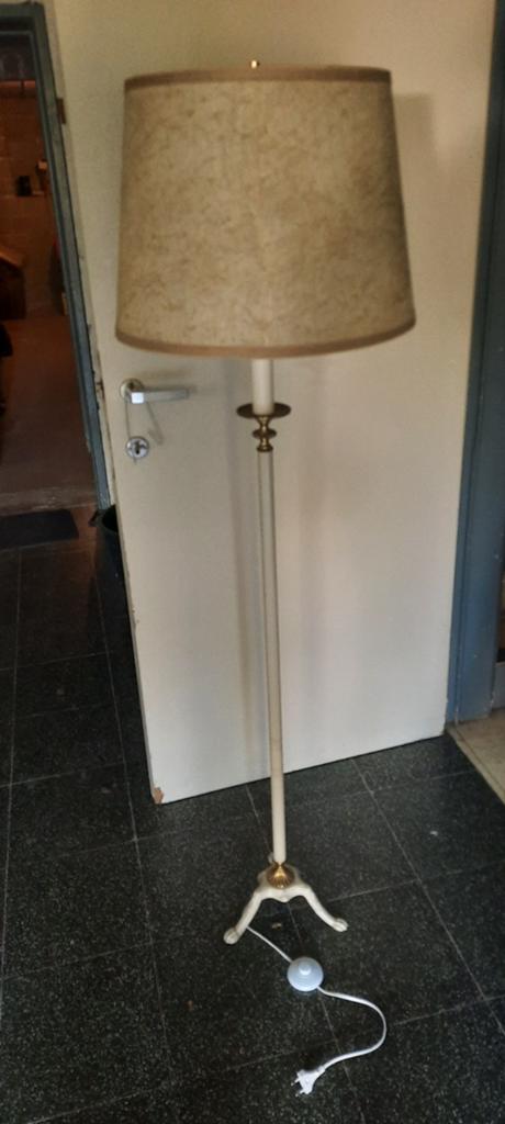 Staanlamp in perfecte staat, Huis en Inrichting, Lampen | Vloerlampen, Ophalen