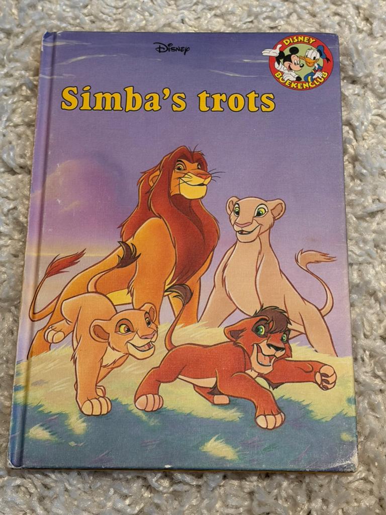 Disney boekenclub - Simba’s trots, Boeken, Ophalen of Verzenden, Gelezen, Jongen of Meisje, Fictie algemeen