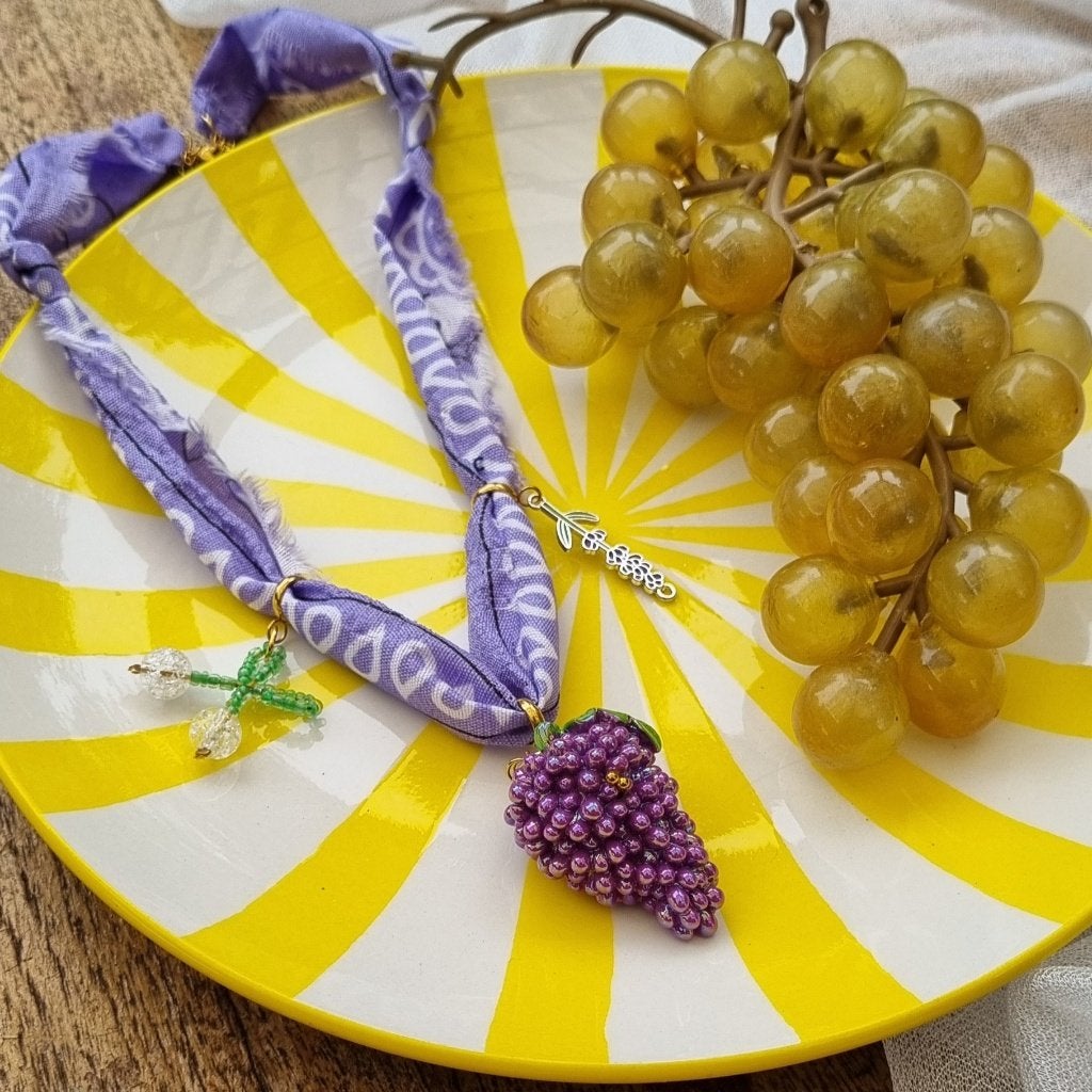 Ketting bandana druif kersen handgemaakt lavendel fruit, Verzenden, Nieuw, Met hanger