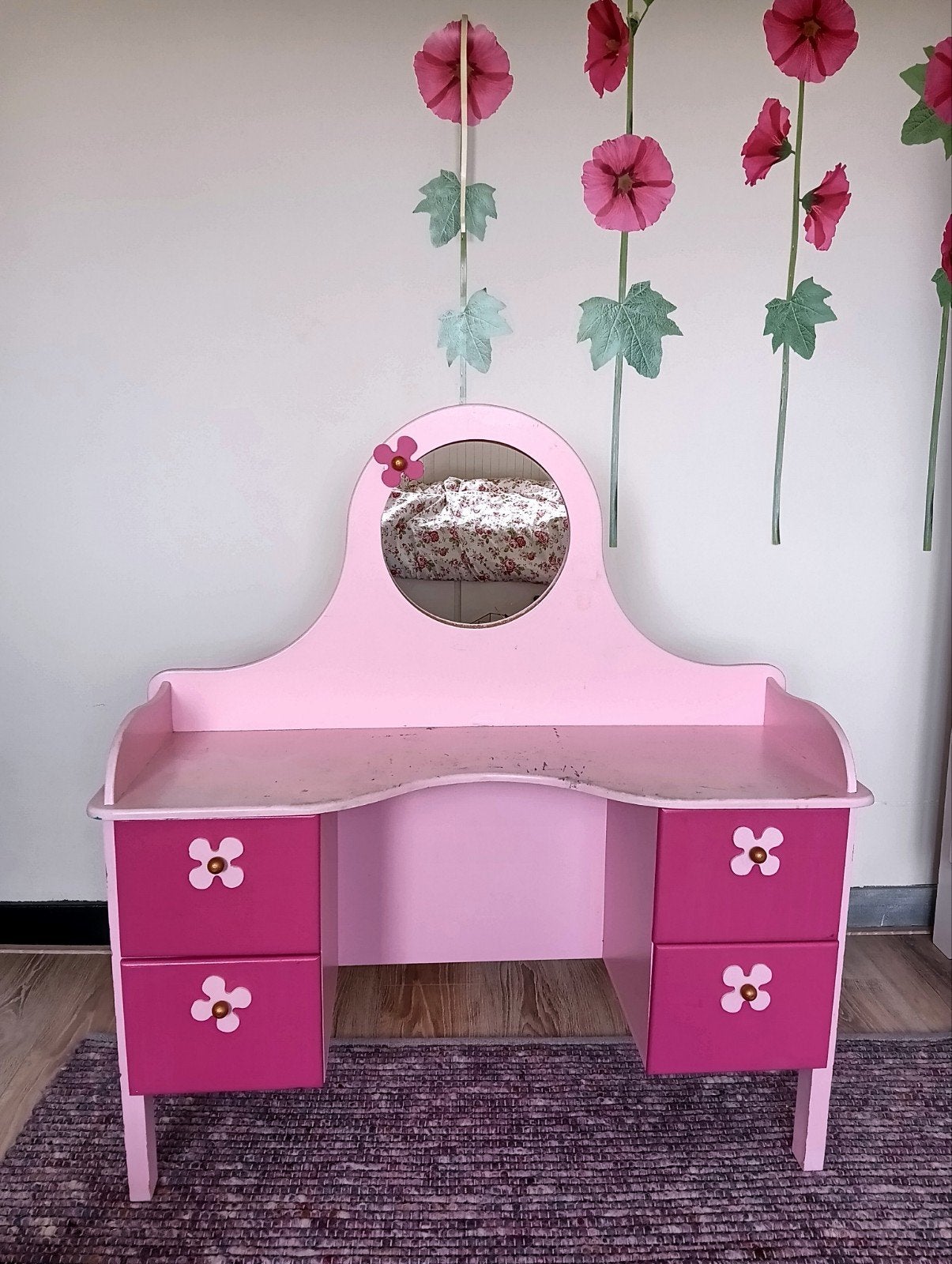Coiffeuse rose en bois faite à la main avec quatre tiroirs €, Maison & Meubles, Enlèvement