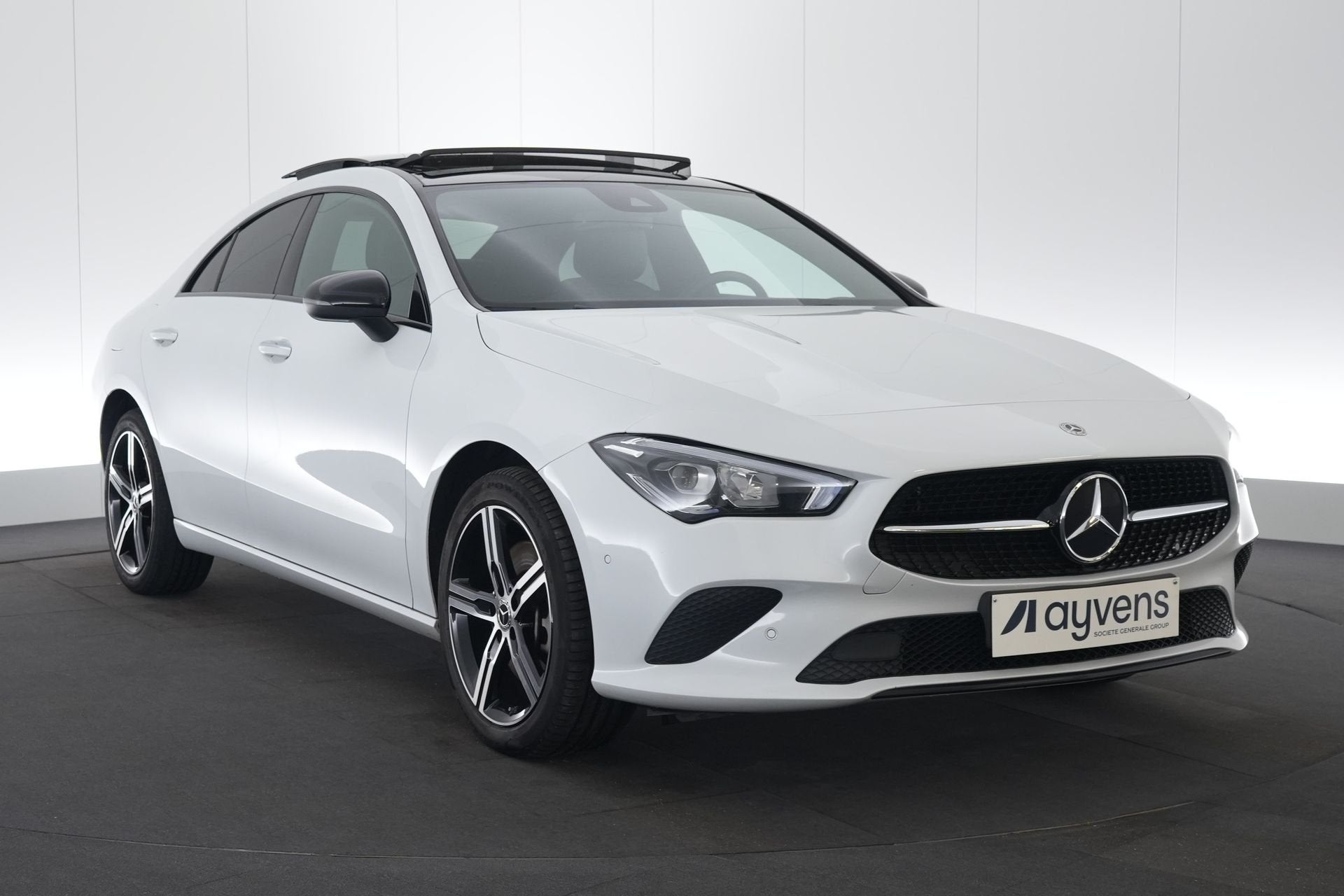 (2CLY030) MERCEDES-BENZ CLA, Stof, Gebruikt, Euro 6, Wit