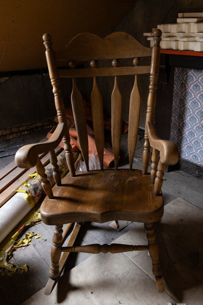 Voleiken schommelstoel, Huis en Inrichting, Ophalen, Gebruikt, Bruin, Oud