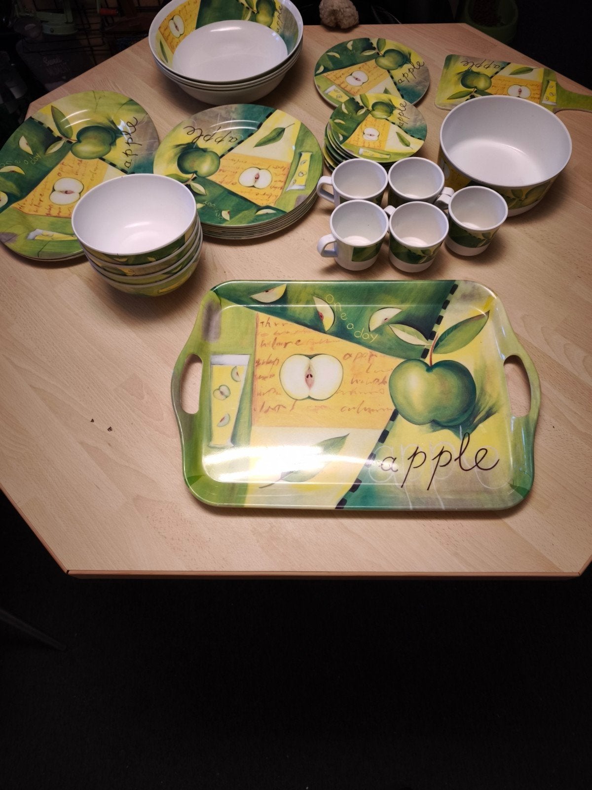 Service de table en plastique, Maison & Meubles, Service complet, Enlèvement ou Envoi, Comme neuf, Autres styles