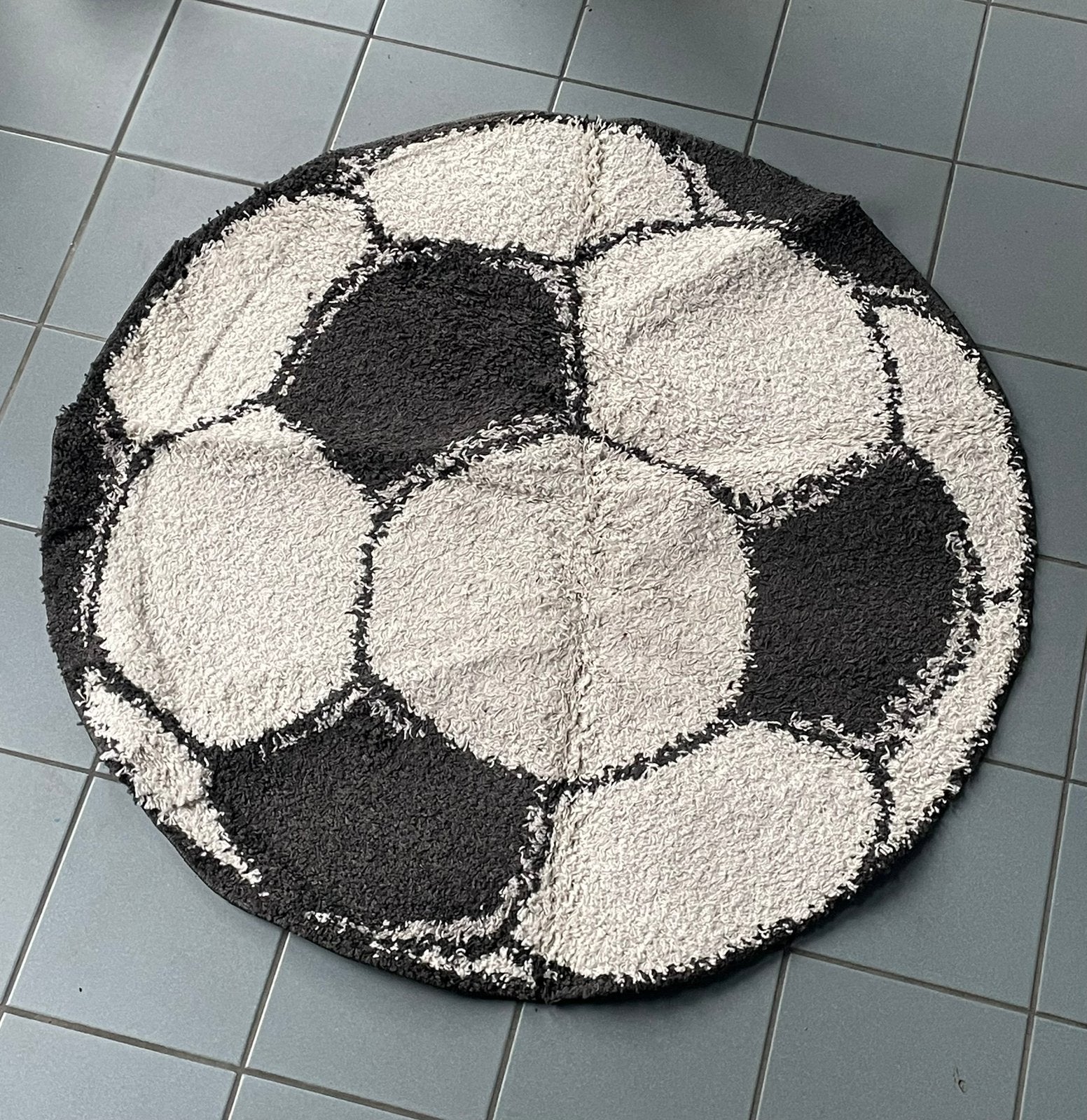 Rond voetbal tapijt 133 x 133 cm – kinder- of hobykamer, Enlèvement, Utilisé