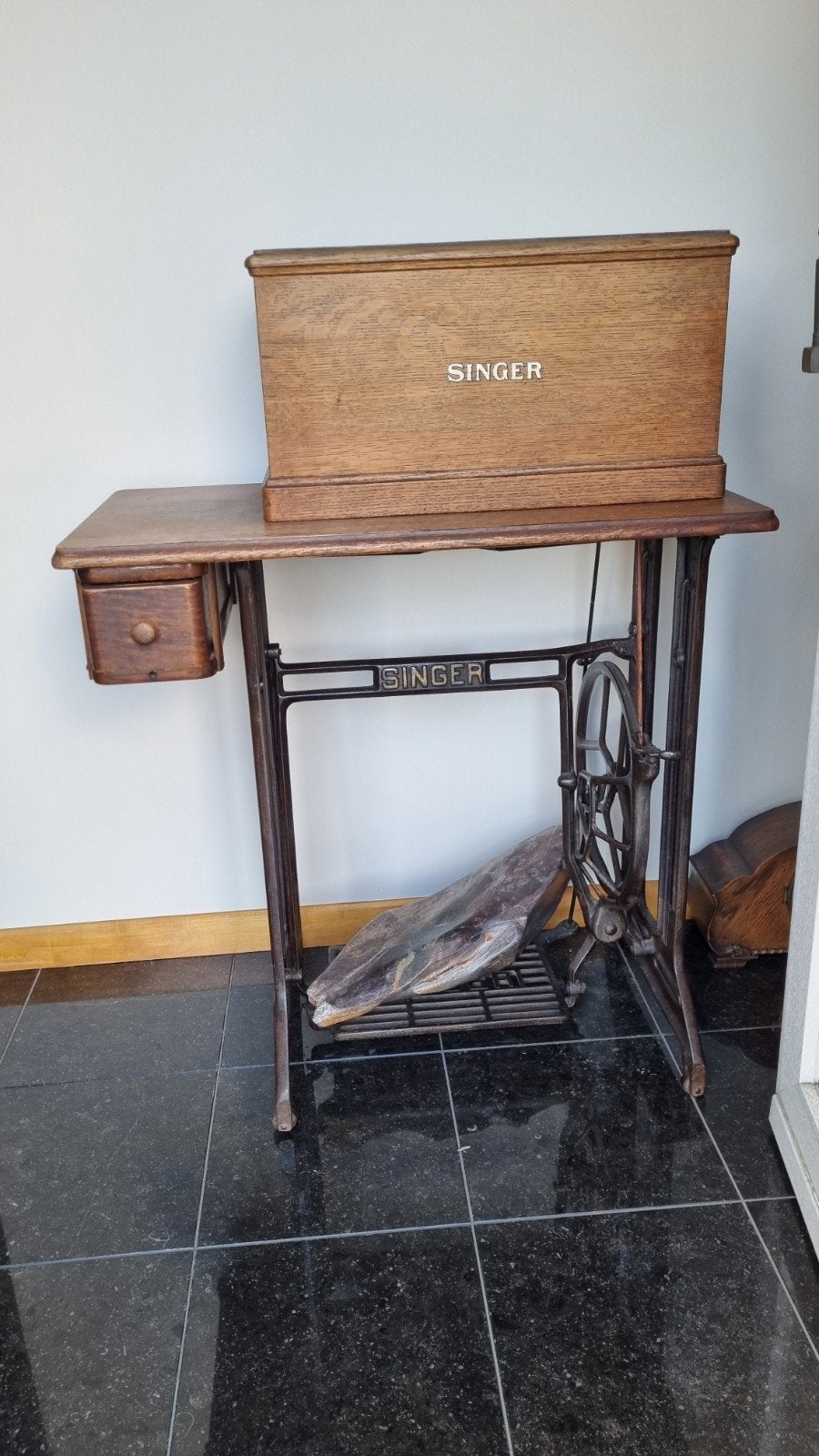 100 jaar oude singer naaimachine, Antiek en Kunst, Antiek | Naaimachines, Ophalen