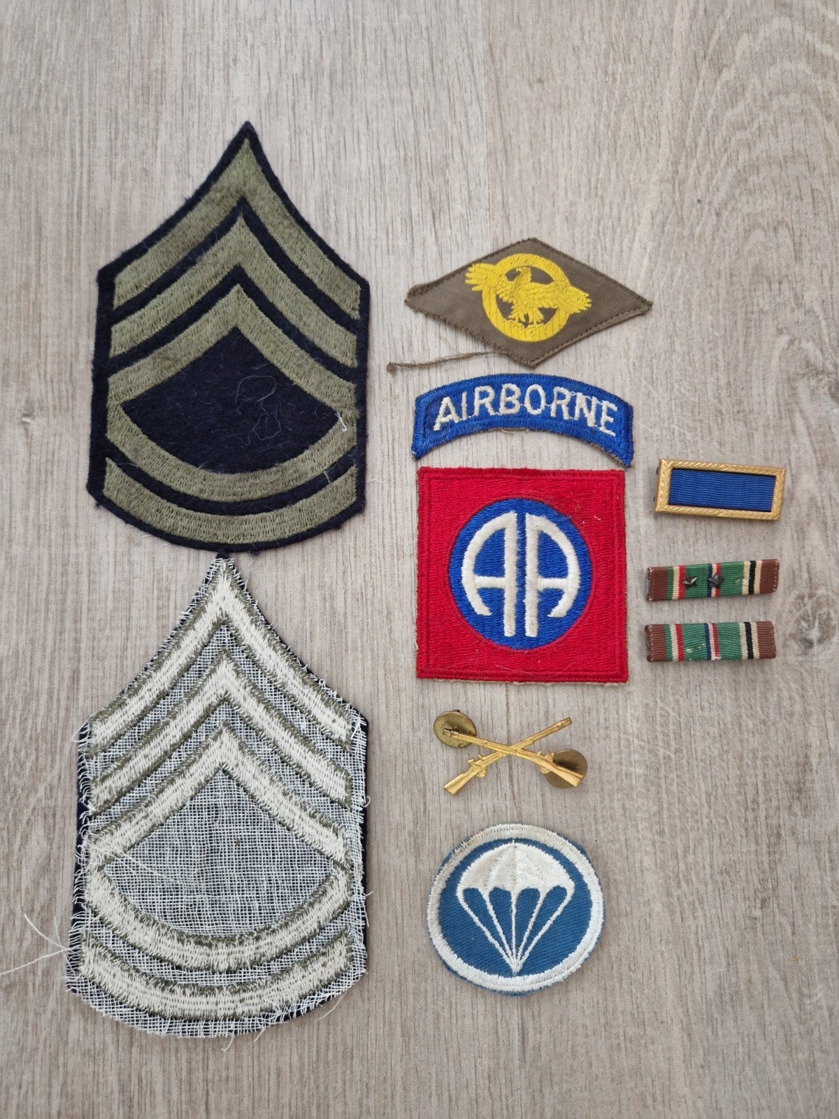 lot insignes US WW2, Envoi
