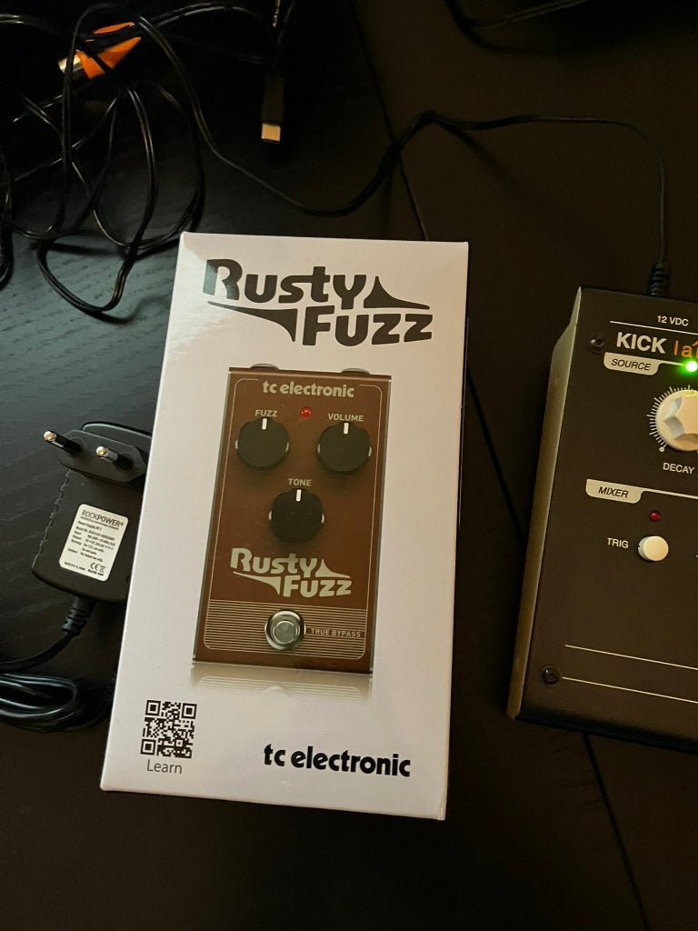TC Electronic Rusty Fuzz + adapter, Enlèvement, Distortion, Overdrive ou Fuzz