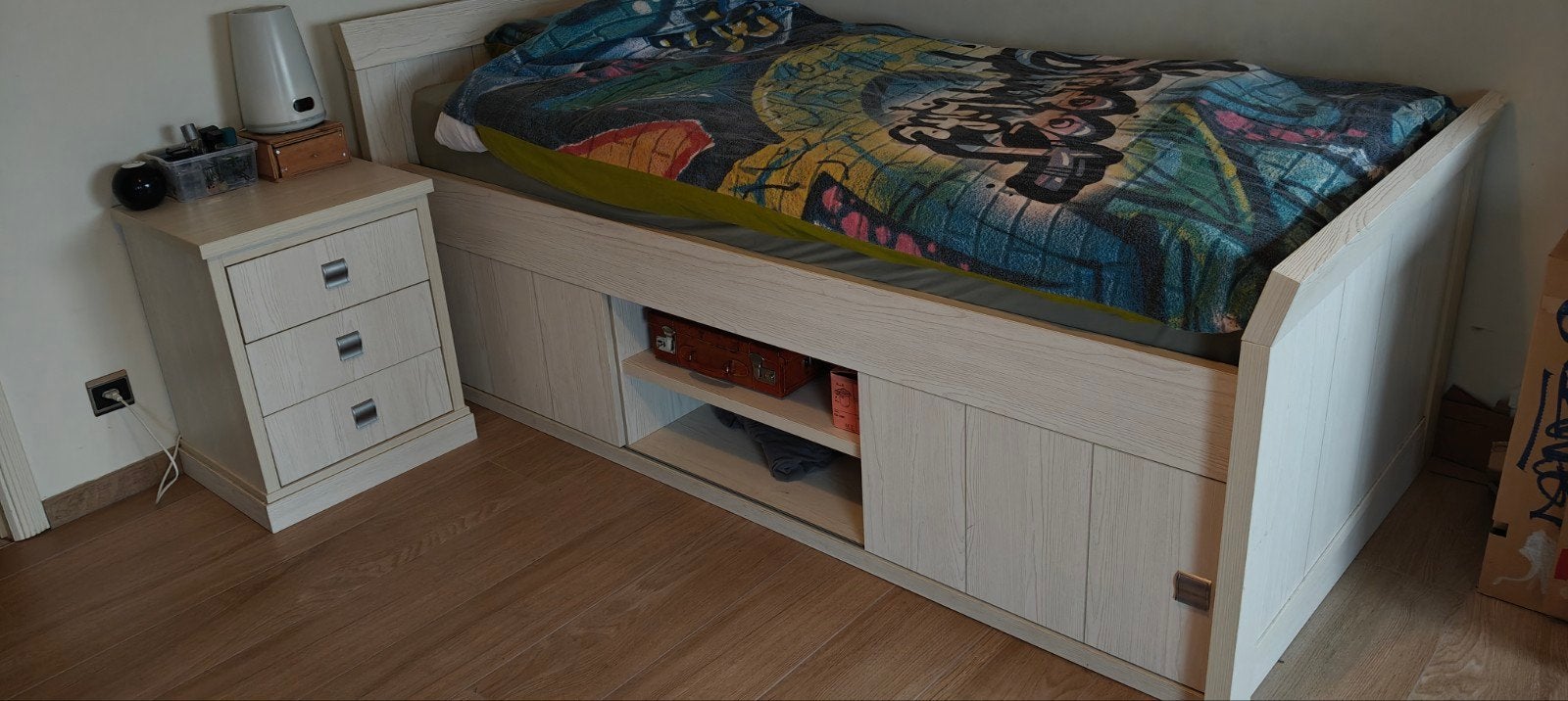 kwaliteit bed 200x90 + matras + kastje (geen IKEA!!), Ophalen, Zo goed als nieuw