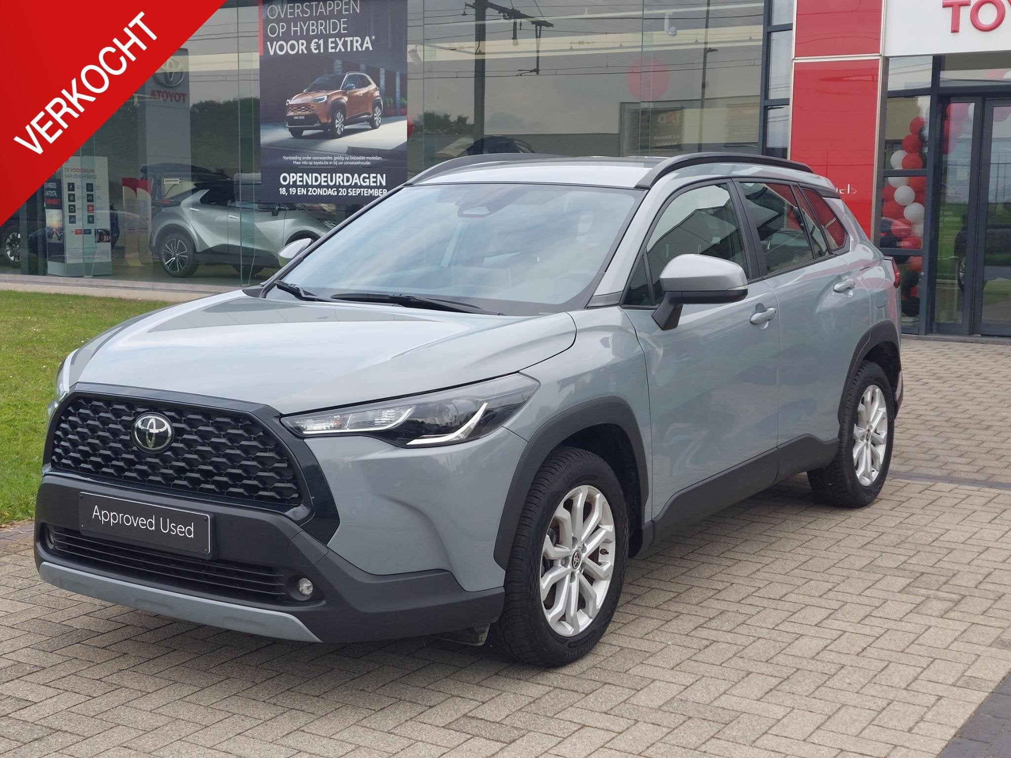 Toyota Corolla Cross 1.8 Hybrid 140 pk Dynamic e-CVT, Argent ou Gris, 750 kg, 2 kWh, 5 portes