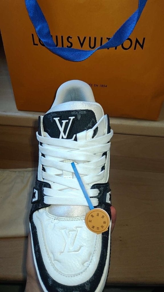 Basket homme LV, Vêtements | Hommes, Chaussures, Neuf, Enlèvement ou Envoi, Blanc, Louis Vuitton