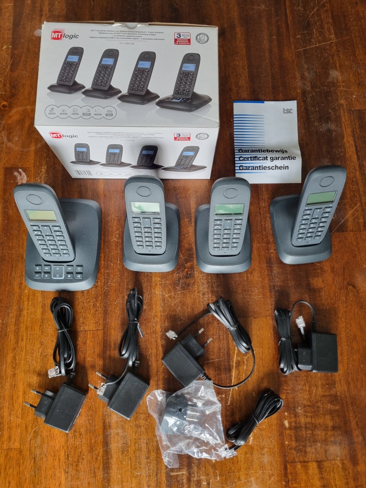 DECT draadloze telefoon set 4 stuks, Telecommunicatie, Ophalen of Verzenden, Zo goed als nieuw