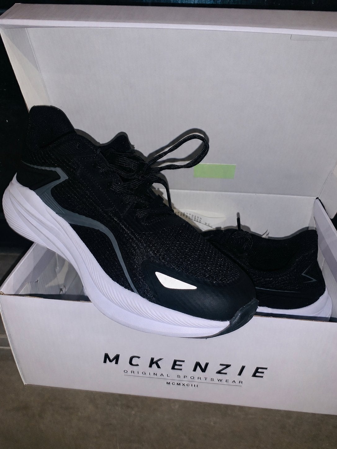 McKenzie Ayra sneakers maat 42 – Zo goed als nieuw, Enlèvement, Comme neuf, Blanc, Baskets