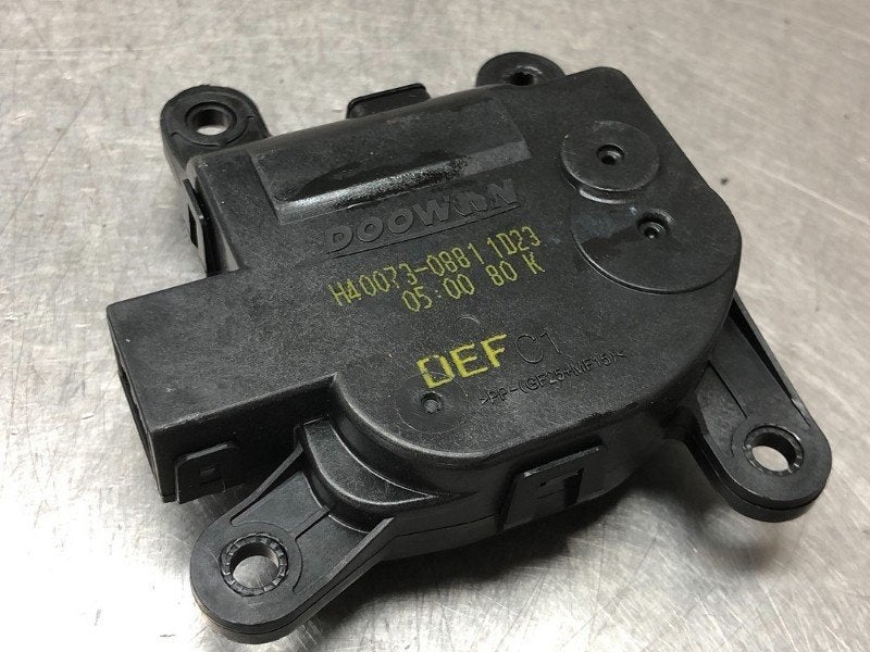 KACHELSTELMOTOR Kia Stonic (YB) (|H4007308811D23|), Gebruikt, Kia
