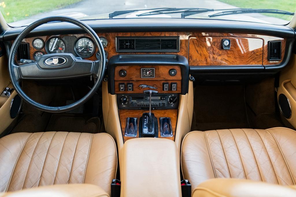 Jaguar XJ12 Sovereign - 1986, Auto's, Automaat, 4 deurs, Achterwielaandrijving, 217 kW