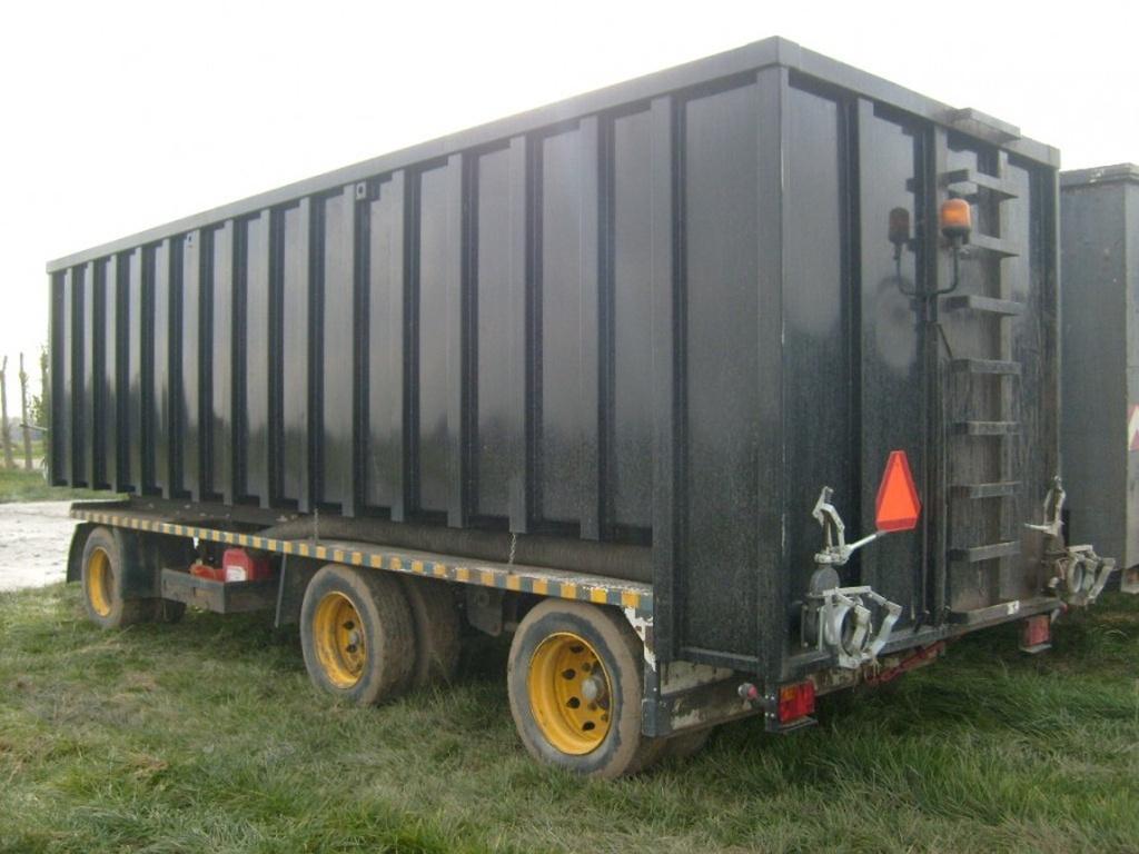 vloeistofdichte mest containers, Zakelijke goederen