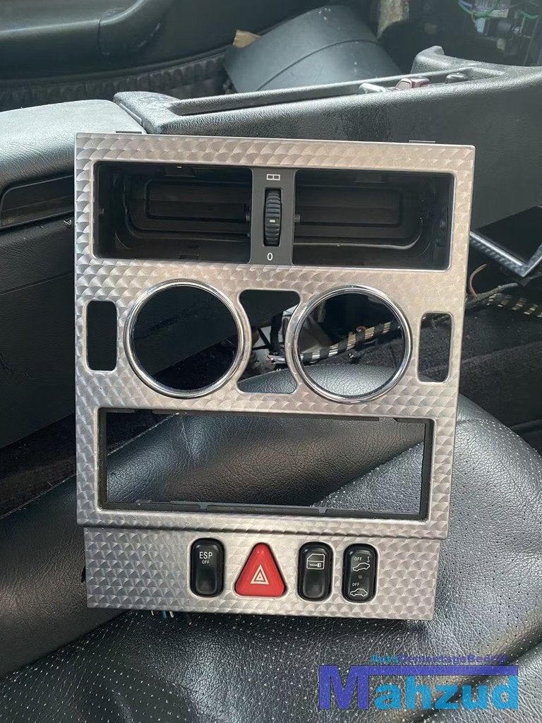 MERCEDES SLK R170 Middenconsole kache radio frame 1996-2006, Mercedes-Benz AG, Mercedes-Benz, Utilisé, Mercedesstrasse 120
70372  Stuttgart, DE