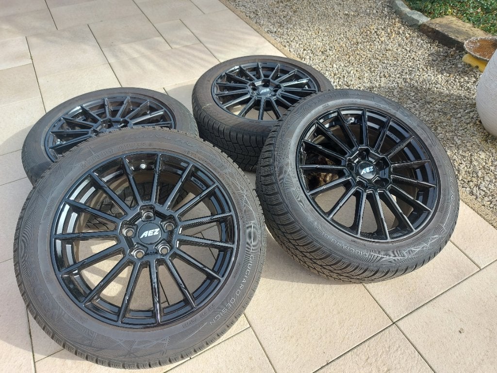 4 jantes AEZ Atlanta Black 17" neuves + pneus neufs hiver, Autos : Pièces & Accessoires, Neuf, Pneus hiver, Enlèvement, Autre