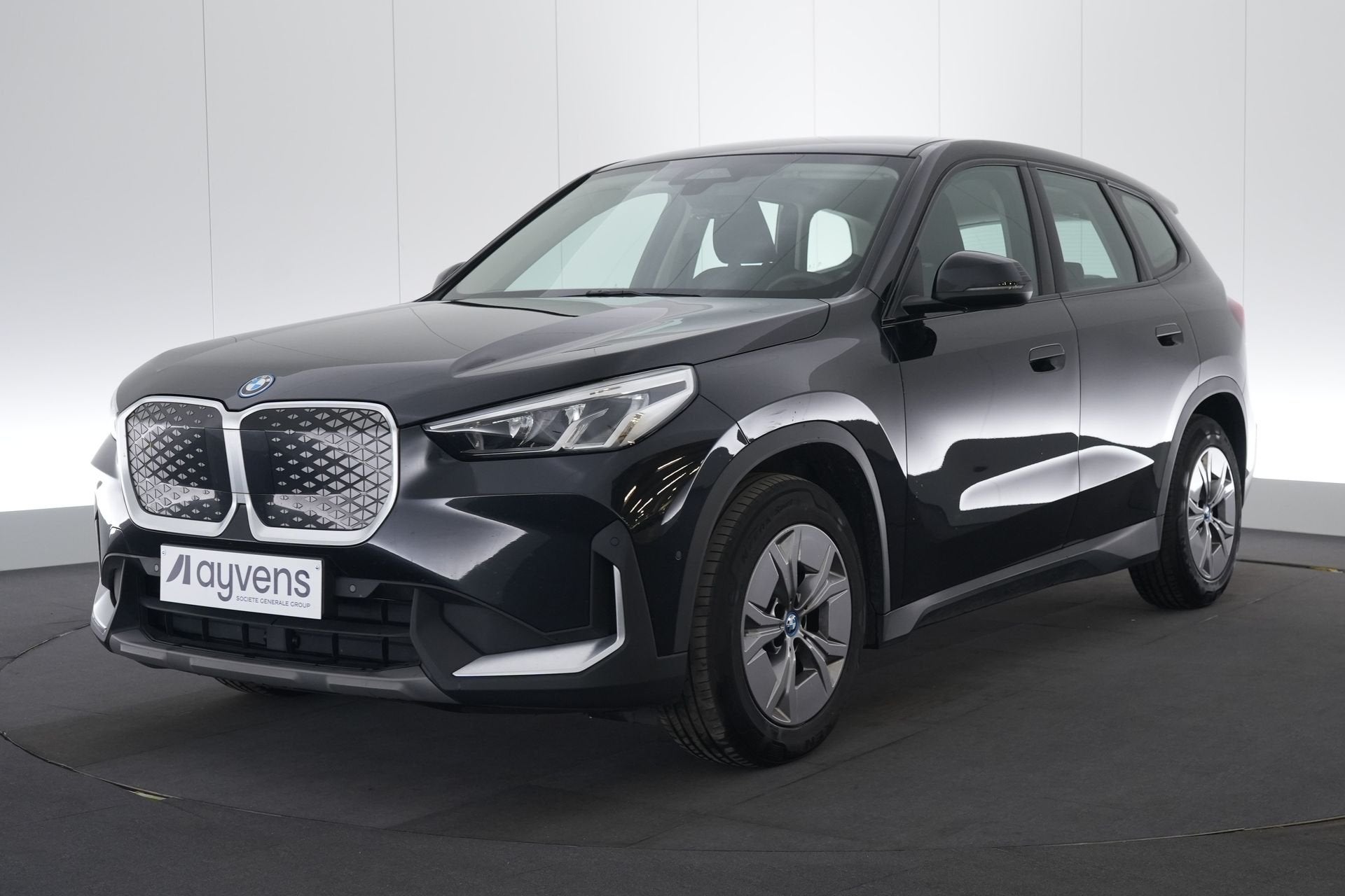 (2GPE817) BMW IX1, Entreprise, Carnet d'entretien, https://public.car-pass.be/vhr/c6ae1afb-6564-4ba0-a451-004ad44a9e47, 5 portes