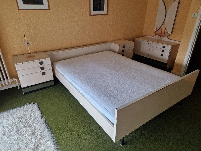 Compleet bed + commode met spiegel - GRATIS, Ophalen, Gebruikt, Wit, Tweepersoons