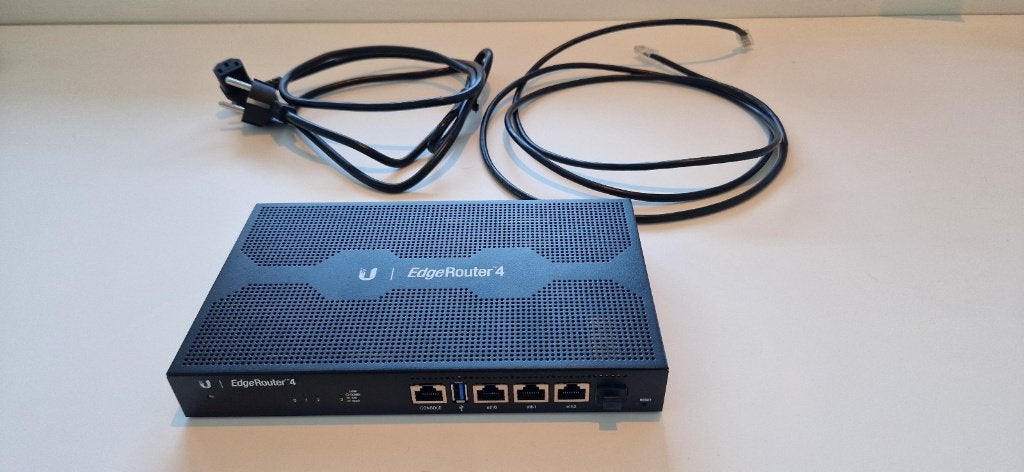Routeur Edge Ubiquiti 4, Enlèvement ou Envoi, Comme neuf, Routeur, Ubiquiti