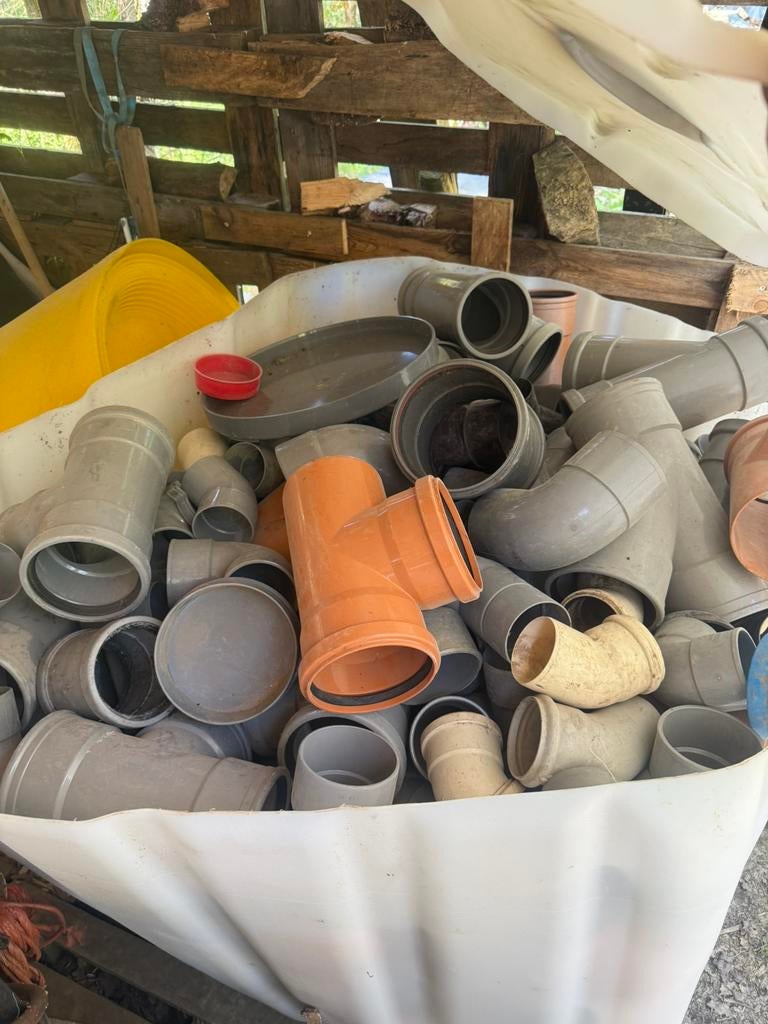Pvc hulpstukken en toezichtputten, Doe-het-zelf en Bouw, Ophalen, Zo goed als nieuw, PVC
