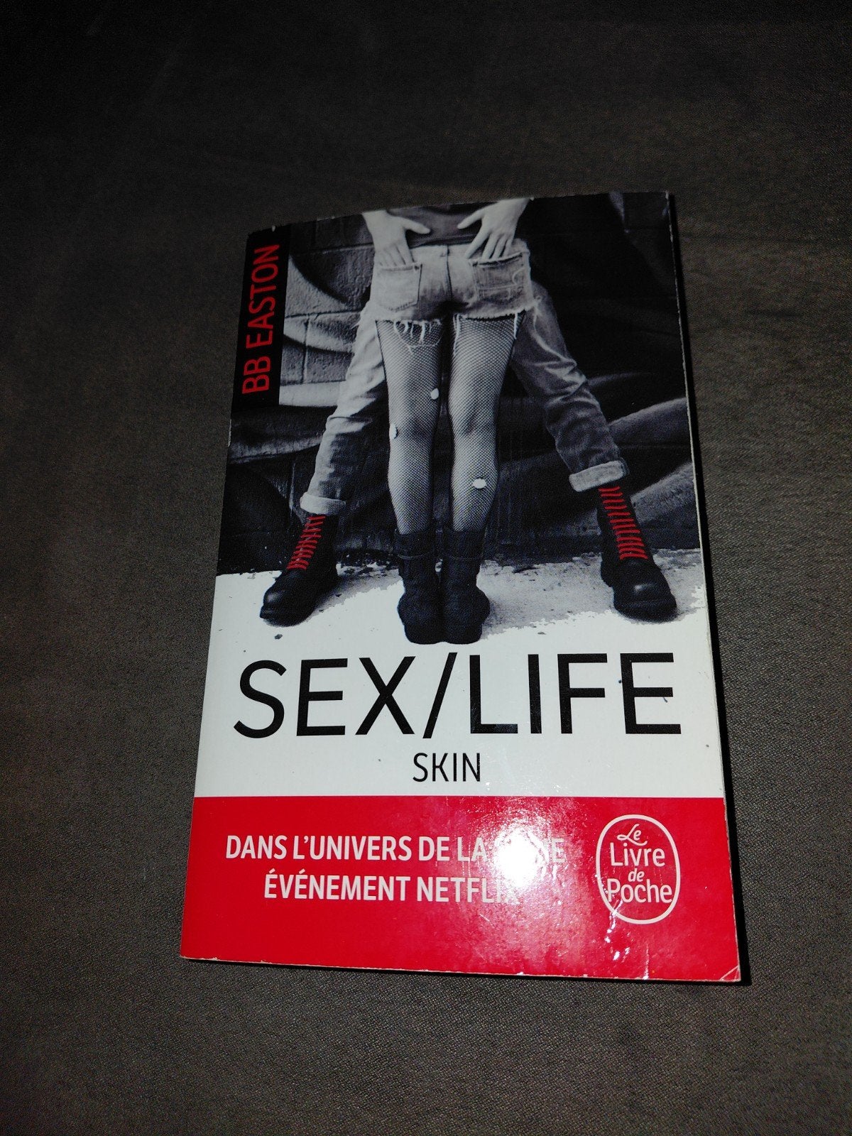 livre sex/life, Livres, Enlèvement