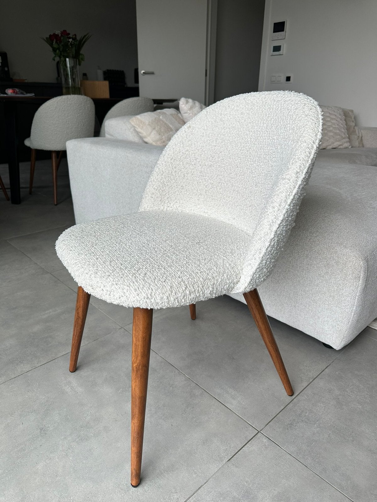 6 bouclé ecru stoelen, Ophalen, Overige kleuren, Zo goed als nieuw, Bouclé
