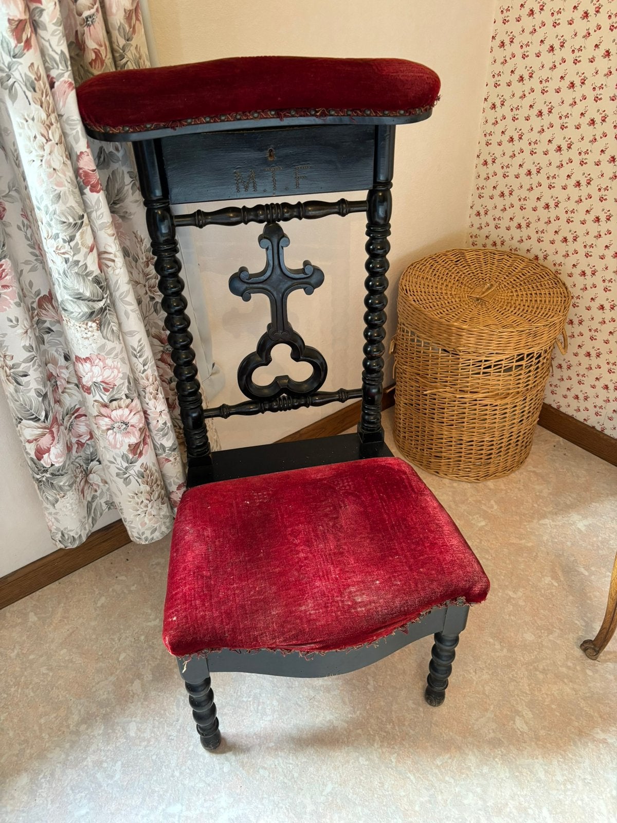 Chaise prie Dieu, Enlèvement