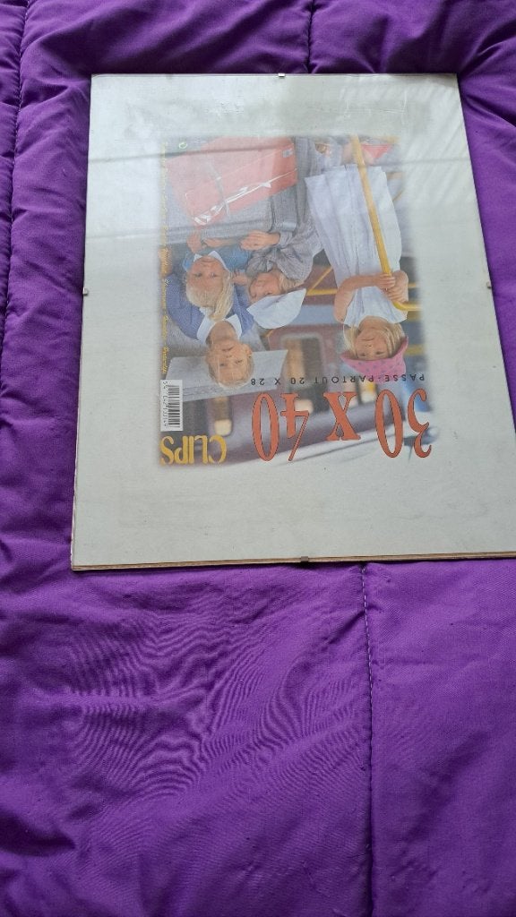 pour brocante 2 caisses objets divers GRATUIT, Enlèvement