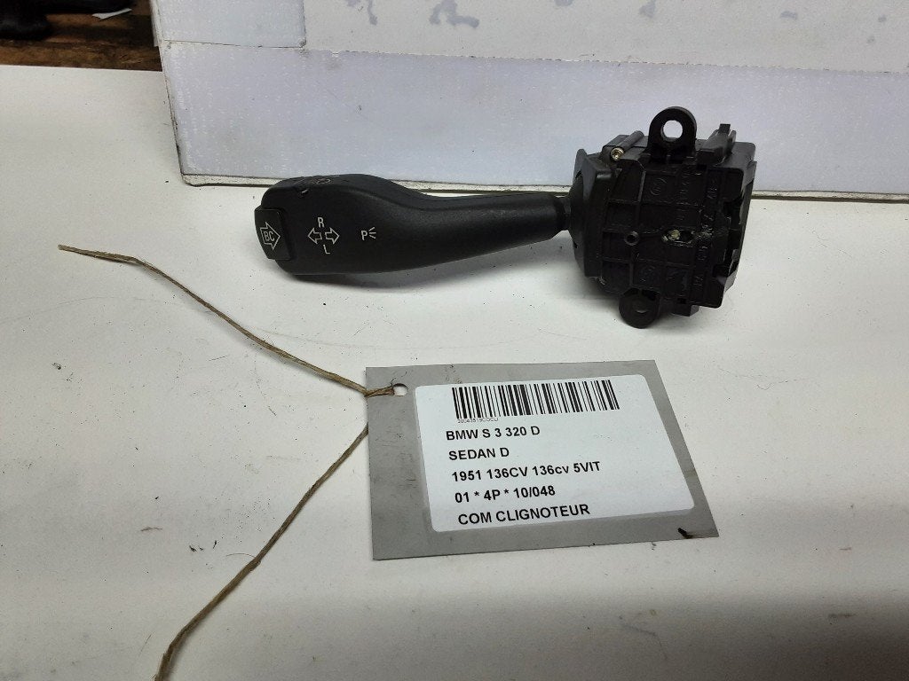 COMMUTATEUR CLIGNOTANT BMW 3 serie (E46 / 4) (8363668M), Utilisé, BMW, Petuelring 130
80809  München, DE, Bayerische Motoren Werke AG