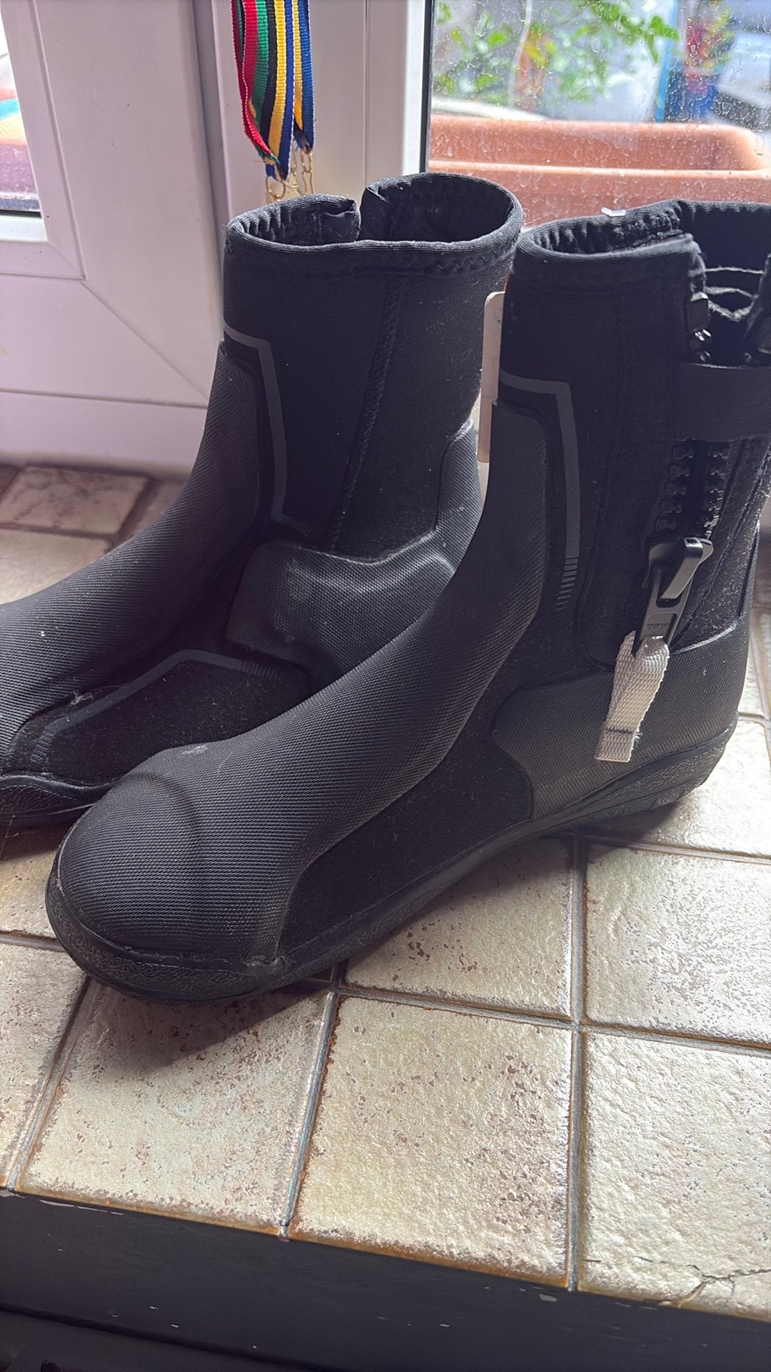 Watersportschoenen maat 34/35, Sports nautiques & Bateaux, Enlèvement ou Envoi, Neuf, Enfant, Chaussures de voile ou de surf