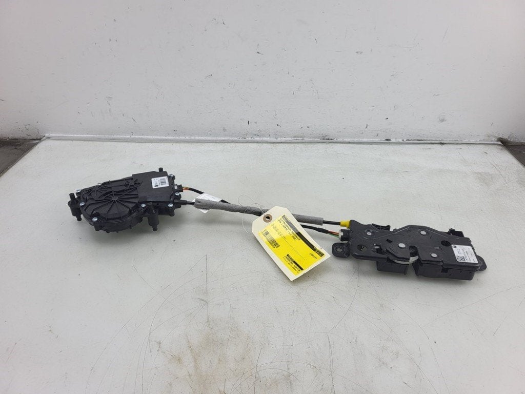 SLOTVANGER ACHTERKLEP BMW 1 serie (F40) (01-2019/-), Dhr. J. Ham, Gebruikt, Administratie@autoham.nl, BMW