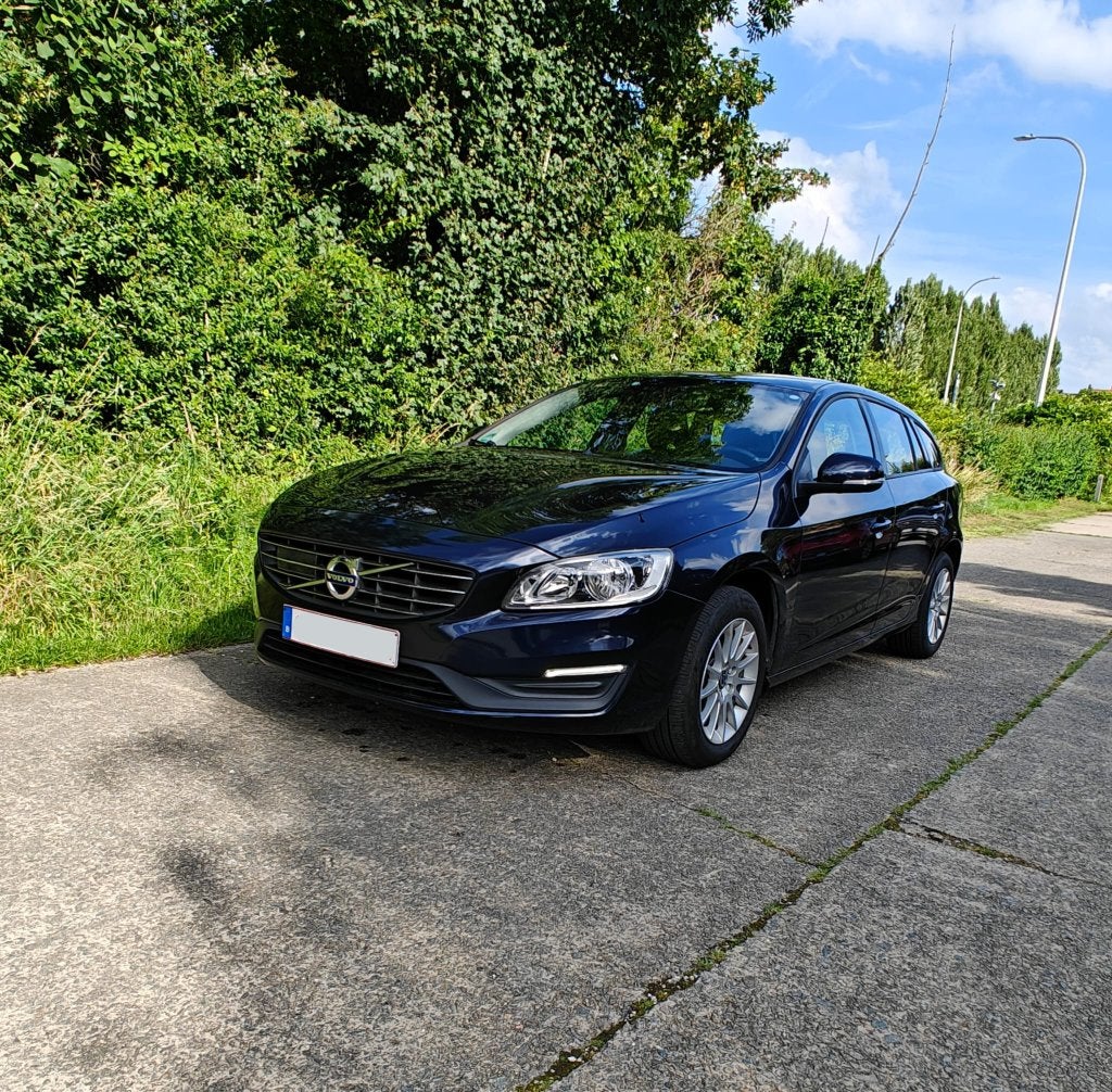 Volvo V60, 2D-diesel 6b, 2017, 166.000 km, Auto's, Voorwielaandrijving, Euro 6, Blauw, V60