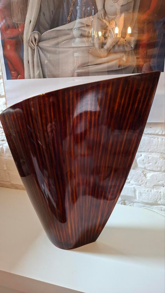 Decoratieve vaas met mooie houtlook, Huis en Inrichting, Ophalen, Kunststof