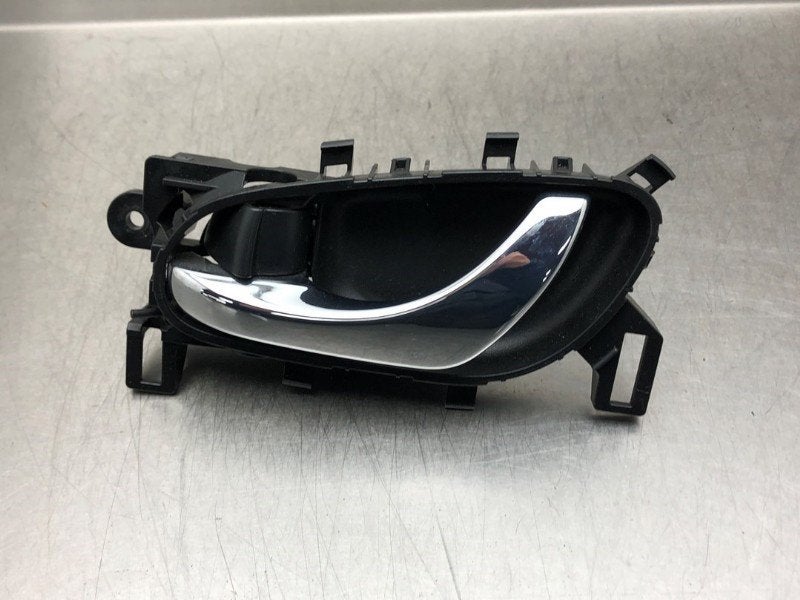 POIGNEE EXTERIEURE ARRIÈRE GAUCHE Nissan X-Trail (T32), Autos : Pièces & Accessoires, Utilisé, Arrière, Nissan