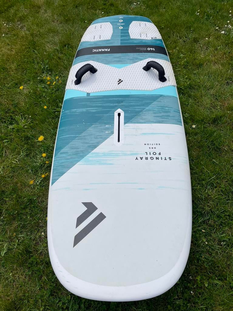 Fanatic stingray 140l foil board 85cm + fanatic flow 1250, Watersport en Boten, Windsurfen, Ophalen, Gebruikt, Complete set