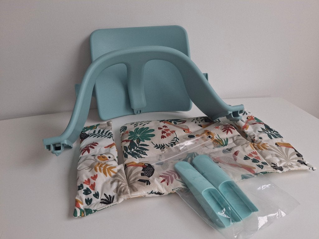 Tripp Trapp babyset aqua blue + rugkussen, Kinderen en Baby's, Kinderstoelen, Ophalen, Zo goed als nieuw, Meegroeistoel