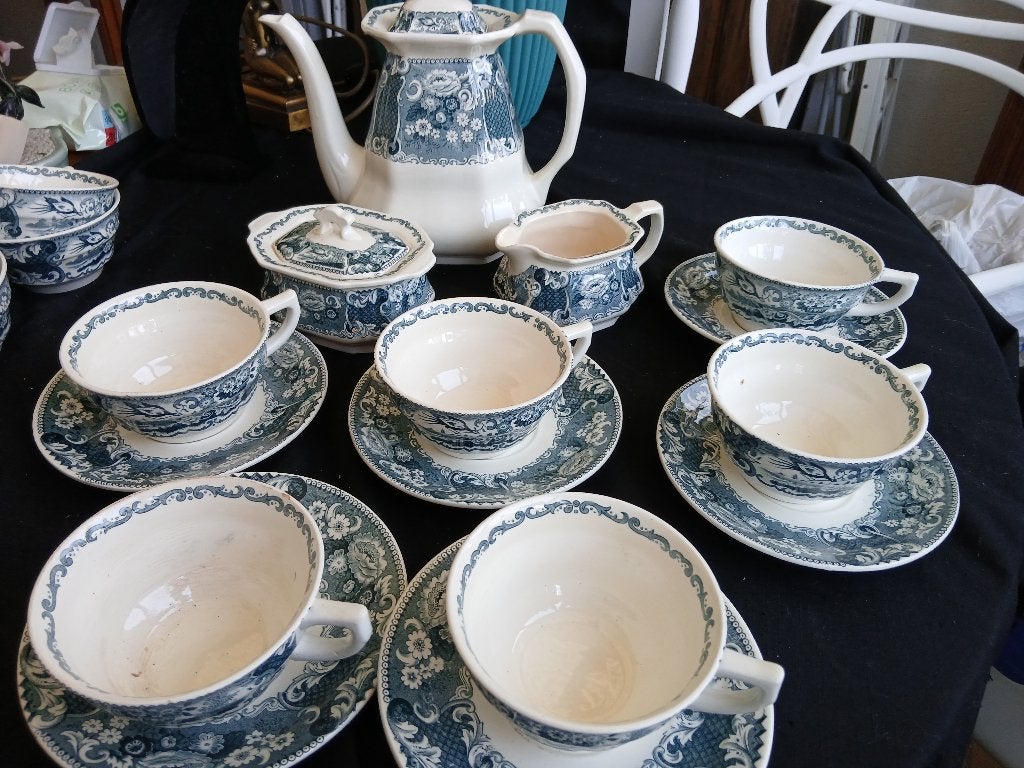 SUPERBE ANCIEN SERVICE CAFE GRANDE TASSES MAESTRICHT, Antiquités & Art, Enlèvement ou Envoi