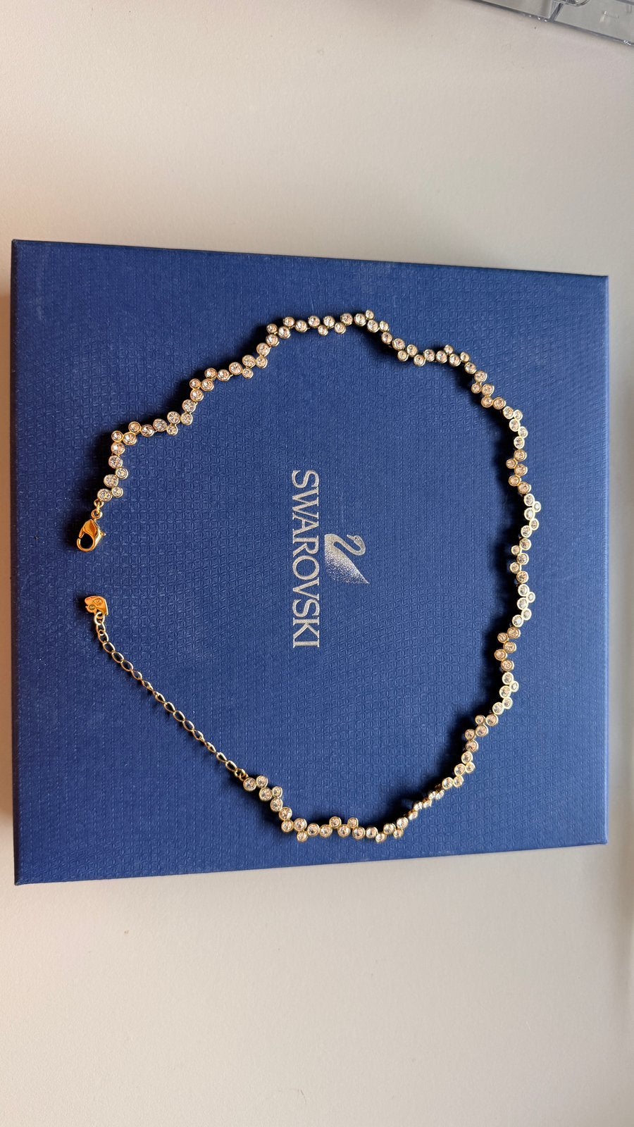 Originele Swarovski ketting goudkleurig met kristallen/ doos, Verzamelen, Swarovski, Ophalen of Verzenden, Zo goed als nieuw