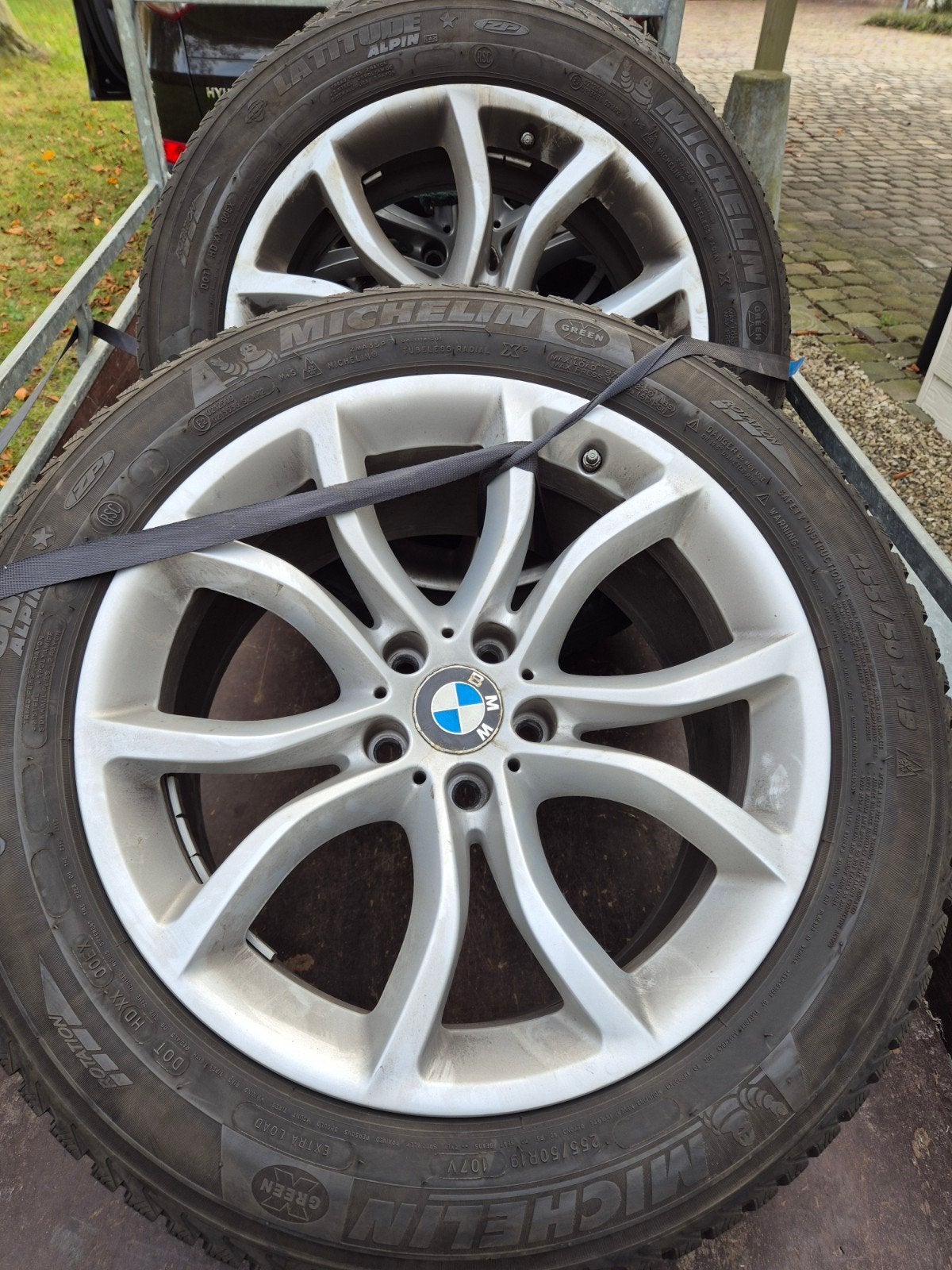 Orginele BMW 19" velgen met winterbanden, X5/X6, 375€, Auto-onderdelen, Banden en Velgen, Ophalen, Winterbanden, Velg(en)