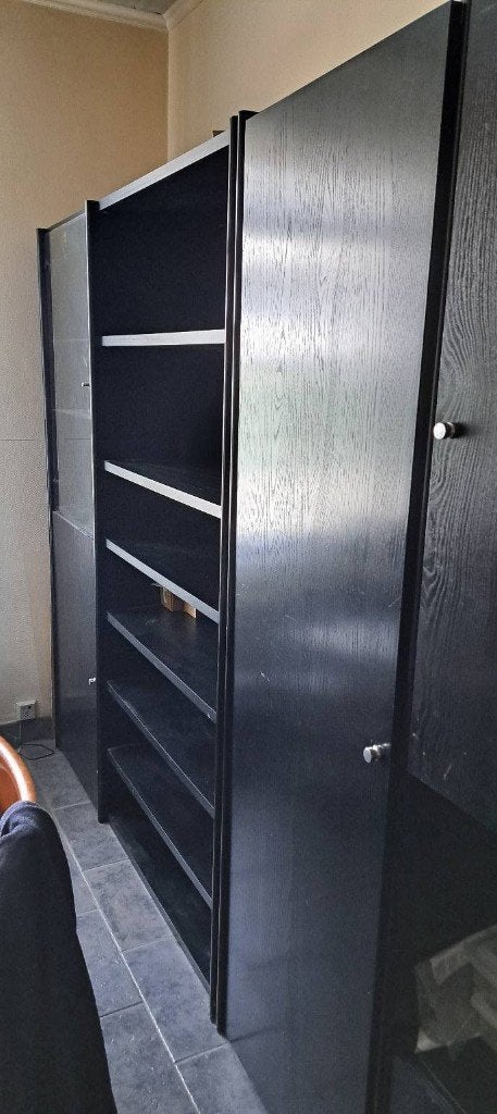 Grote zwarte kast, 200 cm ou plus, Enlèvement, Utilisé, 200 cm ou plus