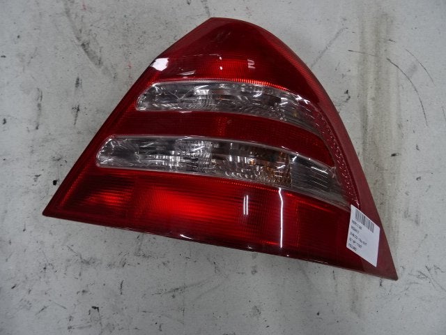 FEU ARRIÈRE DROIT Mercedes-Benz C (W203) (01-2000/02-2007), Mercedes-Benz, Utilisé, Dialog.mb@mercedes-benz.com, Mercedes-Benz AG