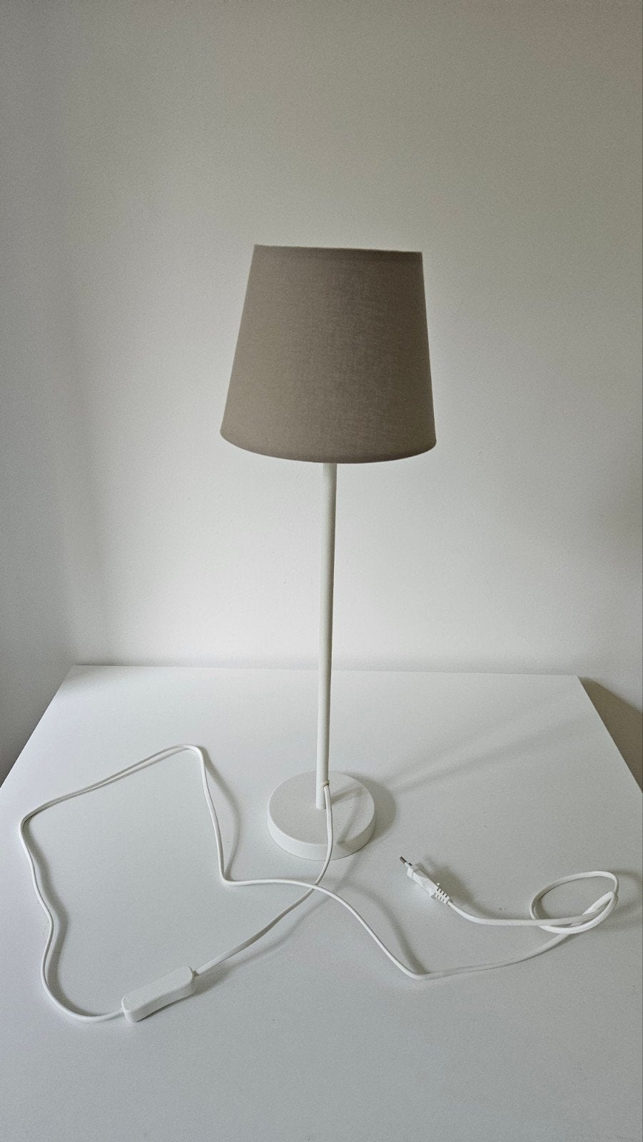 Lampe IKEA, Enlèvement