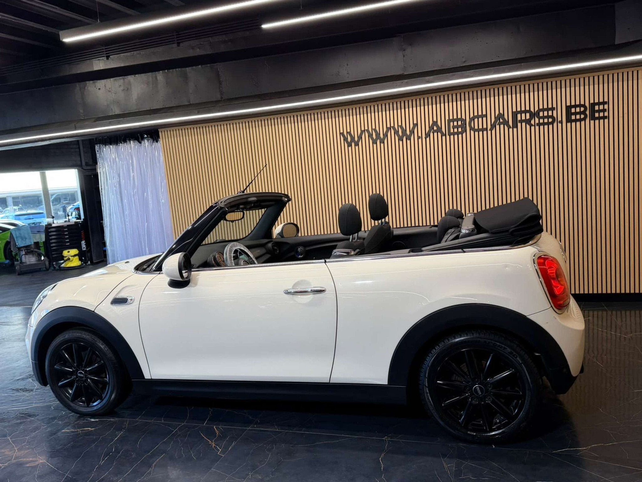 MINI Cooper Cabrio ONE 1.2I * 1 ER PROPRIO * GARANTIE 12 MOI, Gebruikt, Cabriolet, 1198 cc, Wit