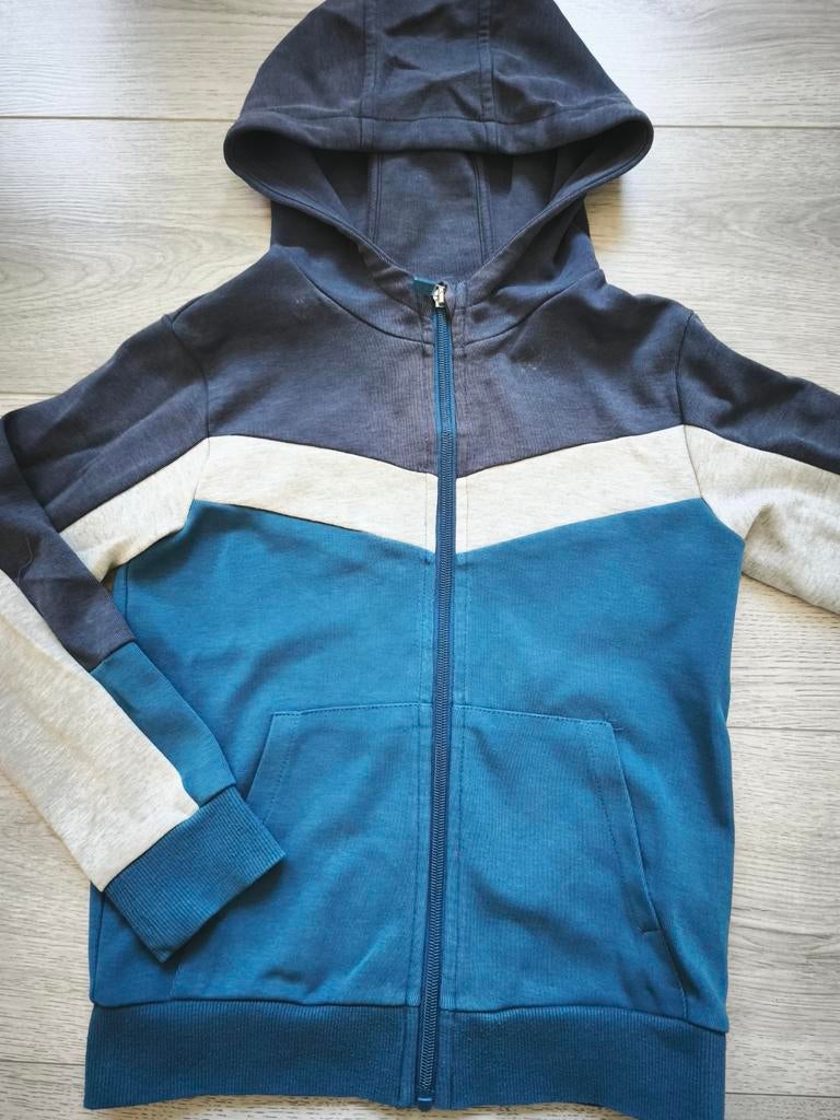 Pull a capuche zippé Okaïdi, Enfants & Bébés, Vêtements enfant | Taille 128, Garçon, Enlèvement ou Envoi, Comme neuf, Pull ou Veste