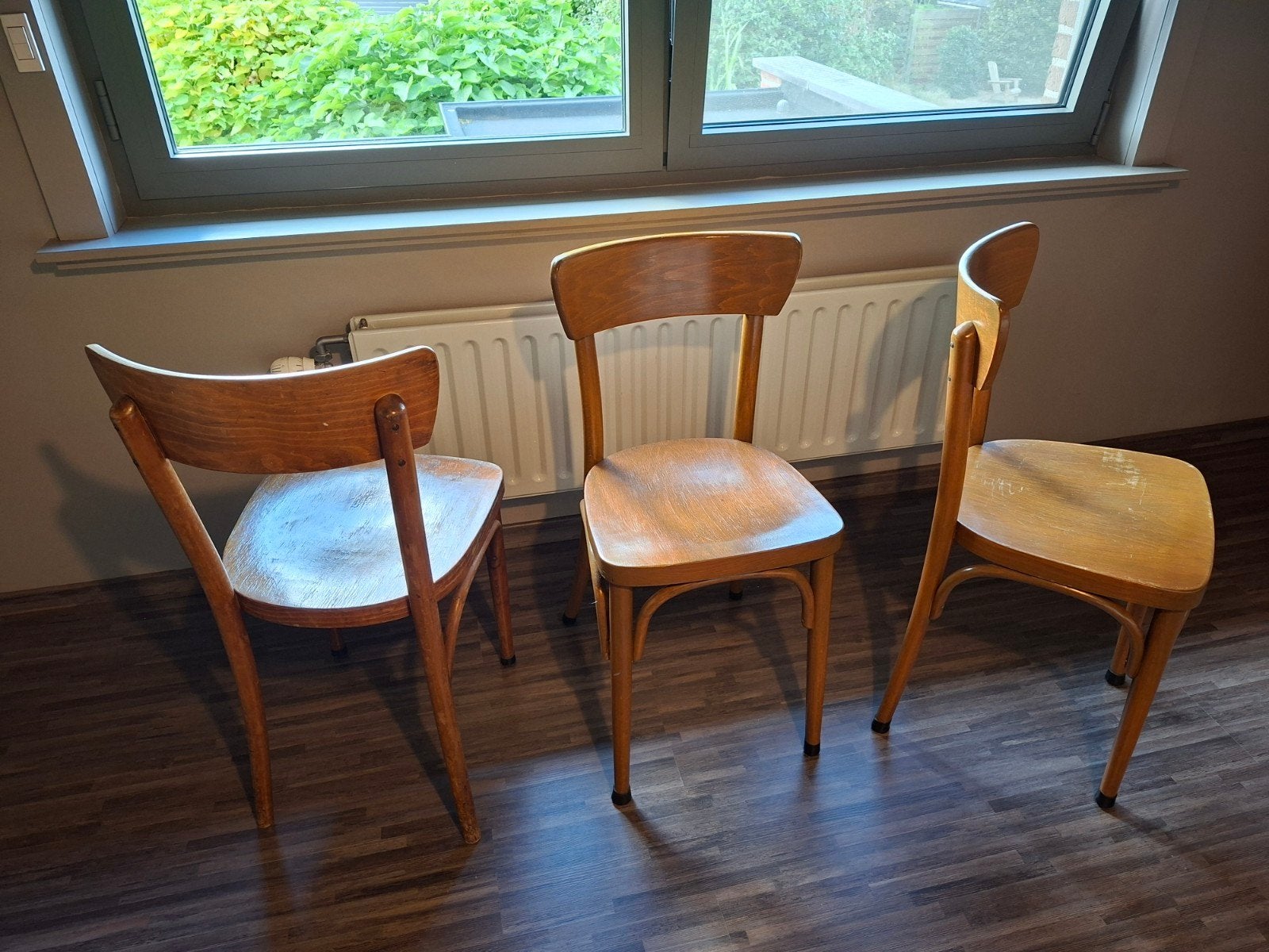 3 chaises de café (bistro) en bois (originales), Enlèvement